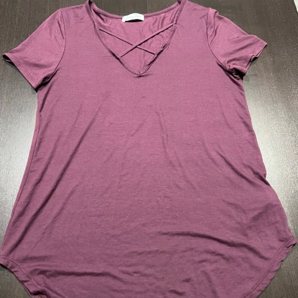 Women's Emory Park Criss Cross Small Burgundy T-Shirt